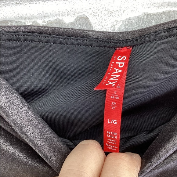 Spanx black leggings size large - Picture 2 of 4